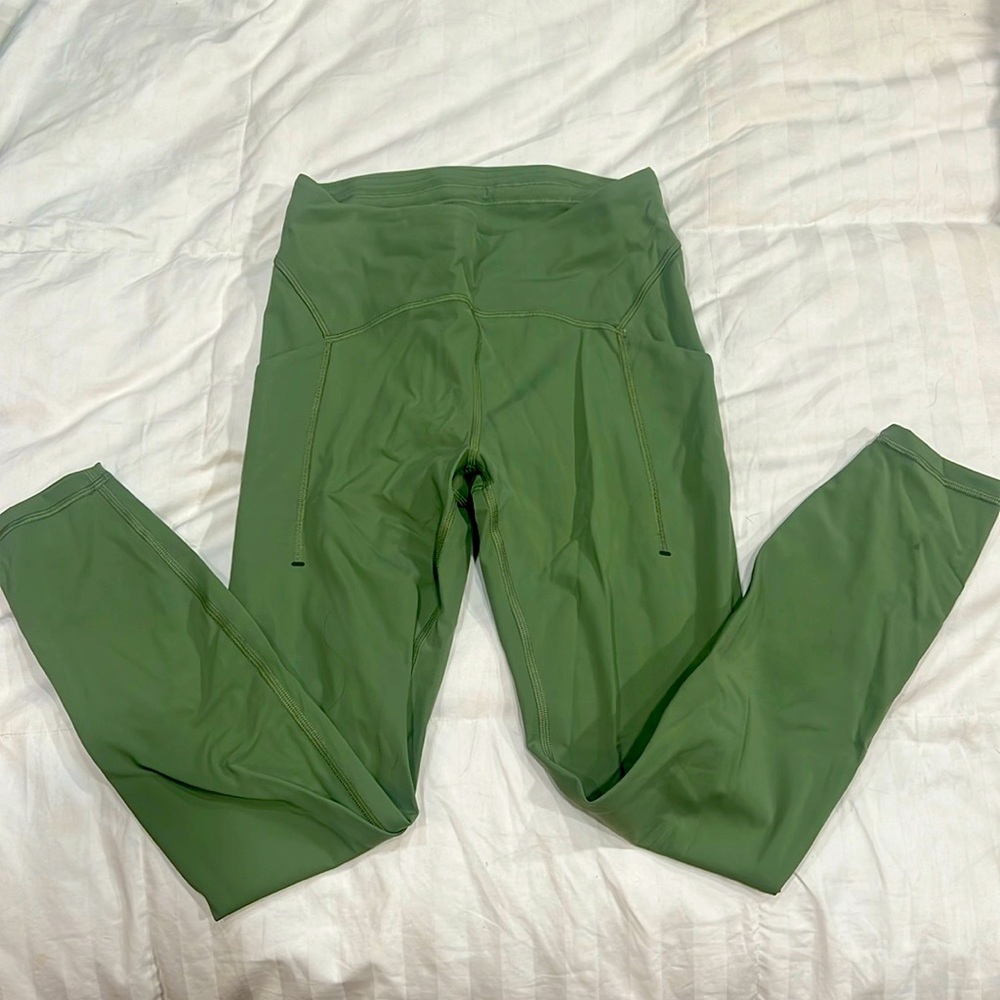 Lululemon size 6 sage green full length leggings